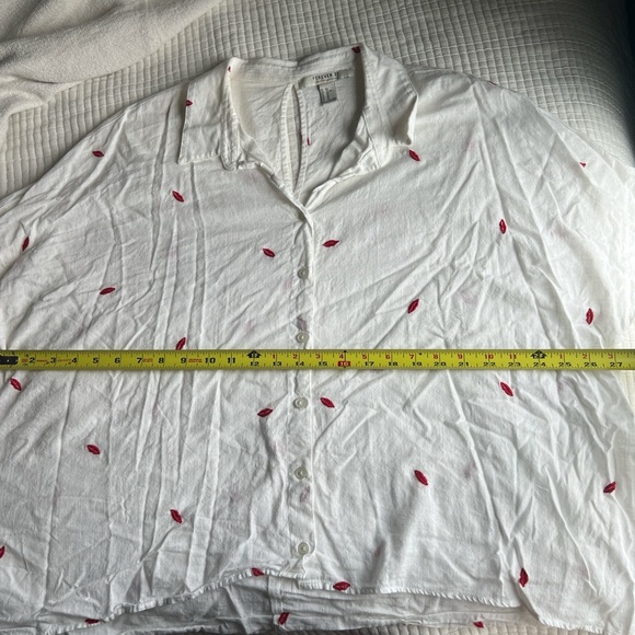 White linen button down top - Picture 4 of 5
